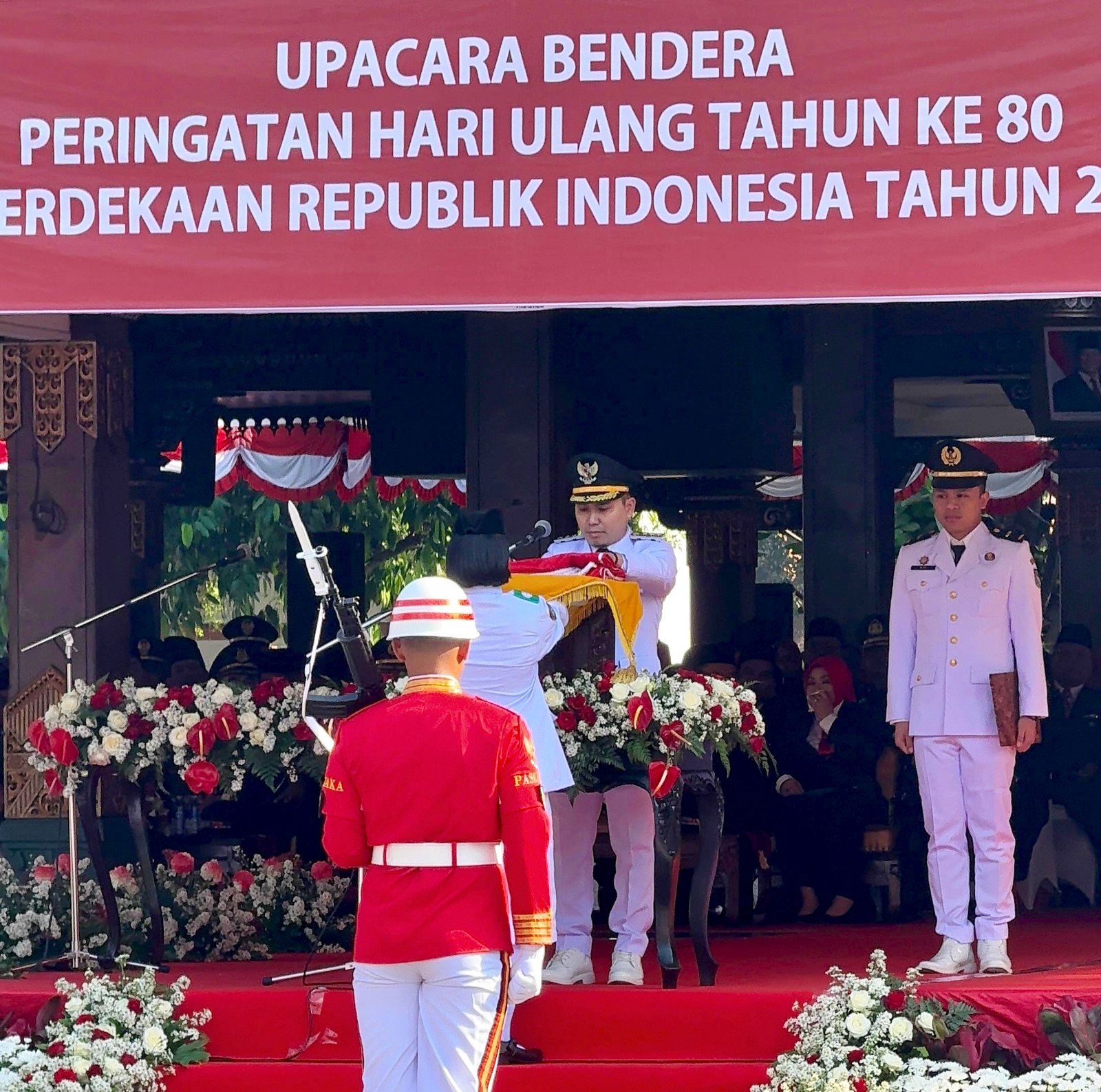 Pemkab Mojokerto Gelar Upacara dan Tasyakuran Peringatan HUT Ke-80 Kemerdekaan RI Tahun 2025 Pemkab Mojokerto Gelar Upacara dan Tasyakuran Peringatan HUT Ke-80 Kemerdekaan RI Tahun 2025