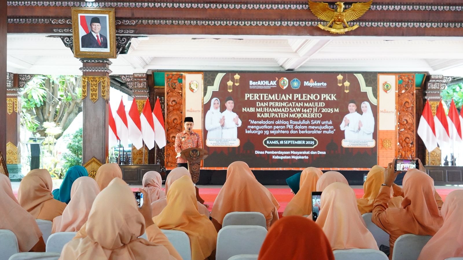 PKK Mojokerto Gelar Pleno dan Peringatan Maulid Nabi, Bupati Mojokerto Tekankan Sinergi Keluarga Sehat Bahagia Dan Sejahtera PKK Mojokerto Gelar Pleno dan Peringatan Maulid Nabi, Bupati Mojokerto Tekankan Sinergi Keluarga Sehat Bahagia Dan Sejahtera