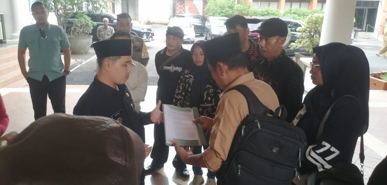 Program GTTI LSM Mojokerto Sudah Ditangan Bupati Barra Program GTTI LSM Mojokerto Sudah Ditangan Bupati Barra