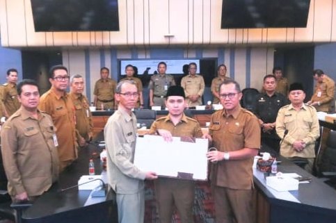 Tandatangani Berita Acara Independensi Inspektorat Untuk Jaga Integritas Pemerintah Kabupaten Mojokerto Tandatangani Berita Acara Independensi Inspektorat Untuk Jaga Integritas Pemerintah Kabupaten Mojokerto