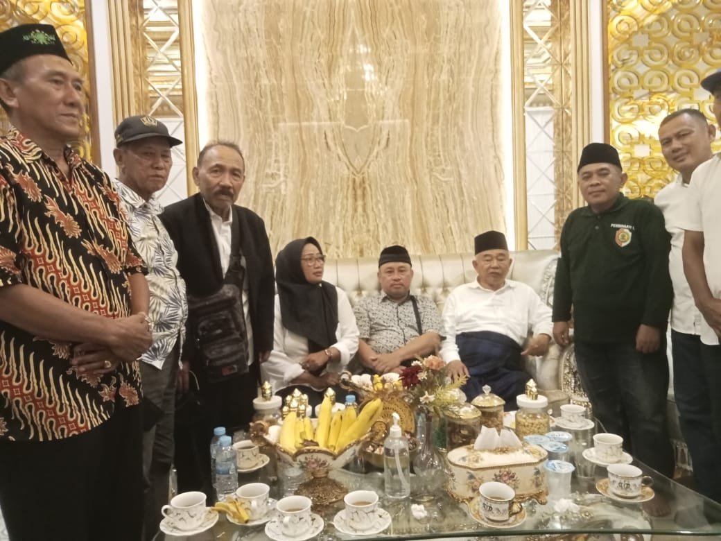 LSM Mojokerto Sowan Ke Romo Kyai Asep Kenalkan GTTI Disambut Hangat LSM Mojokerto Sowan Ke Romo Kyai Asep Kenalkan GTTI Disambut Hangat