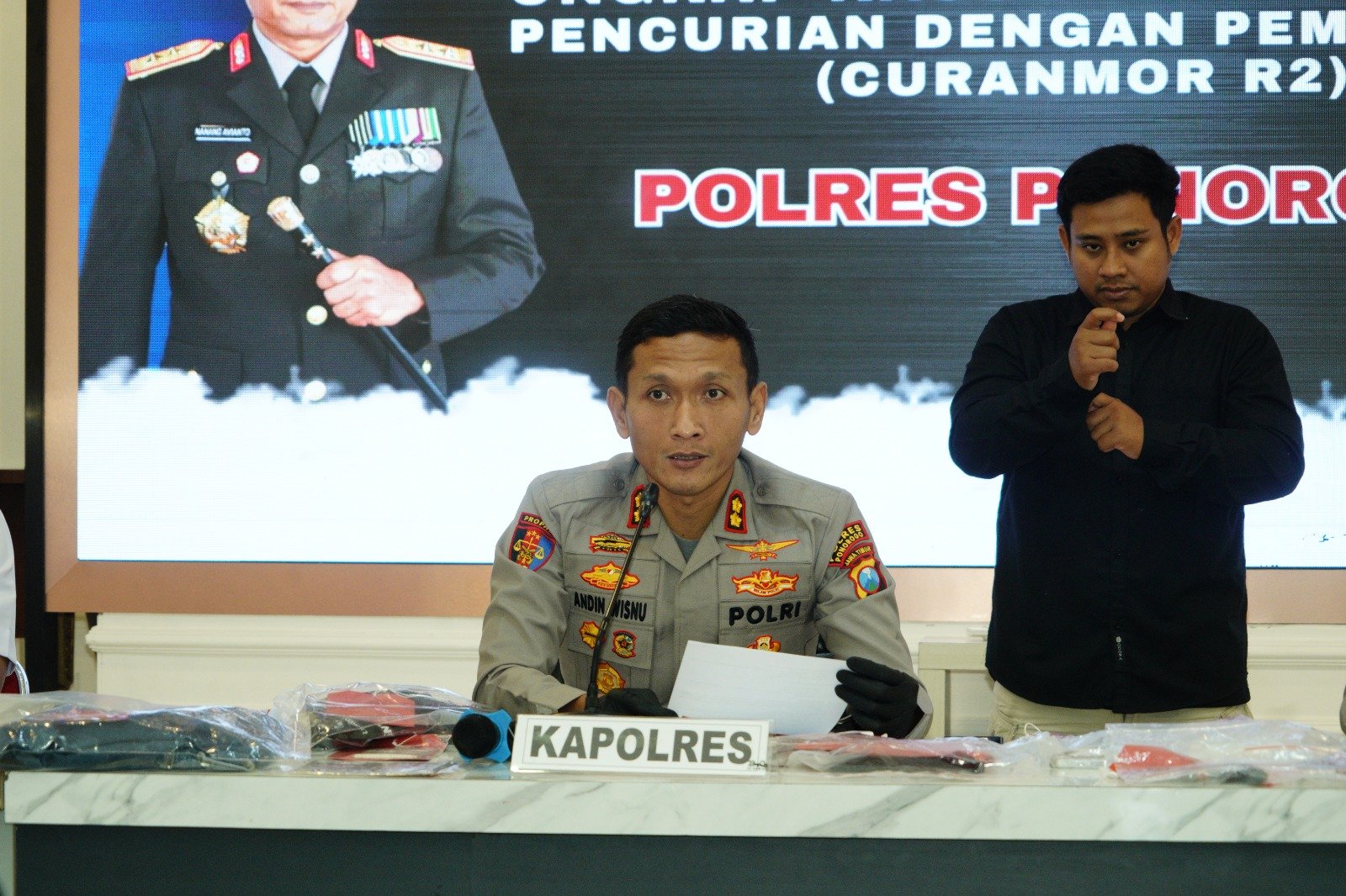 Polres Ponorogo Amankan Pasutri Tersangka Curanmor Polres Ponorogo Amankan Pasutri Tersangka Curanmor