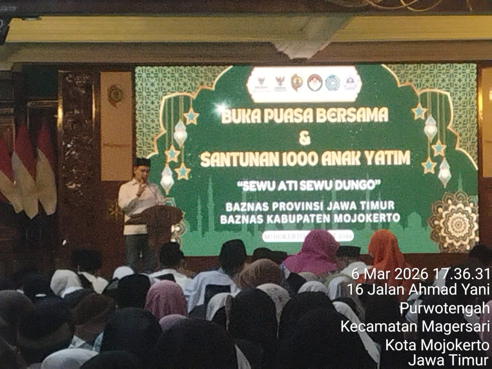 Buka Puasa Bersama dan Santunan 1.000 anak yatim dengan tema SEWU ATI SEWU DUNGO Bersama BAZNAS Propinsi Jawa Timur BASNAZ Kabupaten Mojokerto 