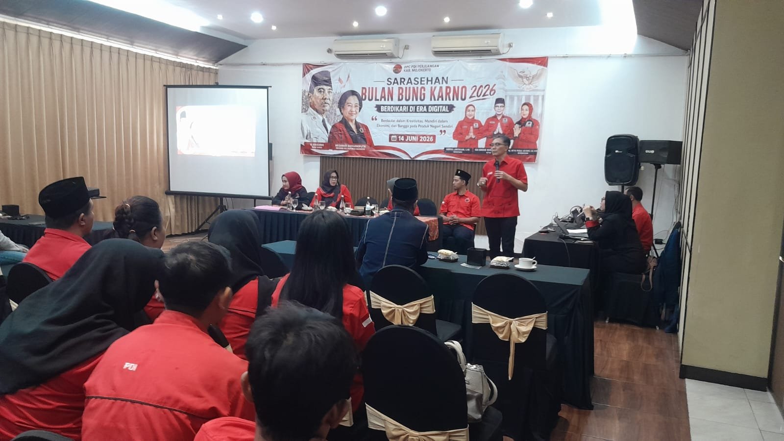 Dewan Pimpinan Cabang (DPC) PDI Perjuangan Kabupaten Mojokerto Secara Resmimenggelar Kegiatan Sarasehan Kebangsaan Dewan Pimpinan Cabang (DPC) PDI Perjuangan Kabupaten Mojokerto Secara Resmimenggelar Kegiatan Sarasehan Kebangsaan