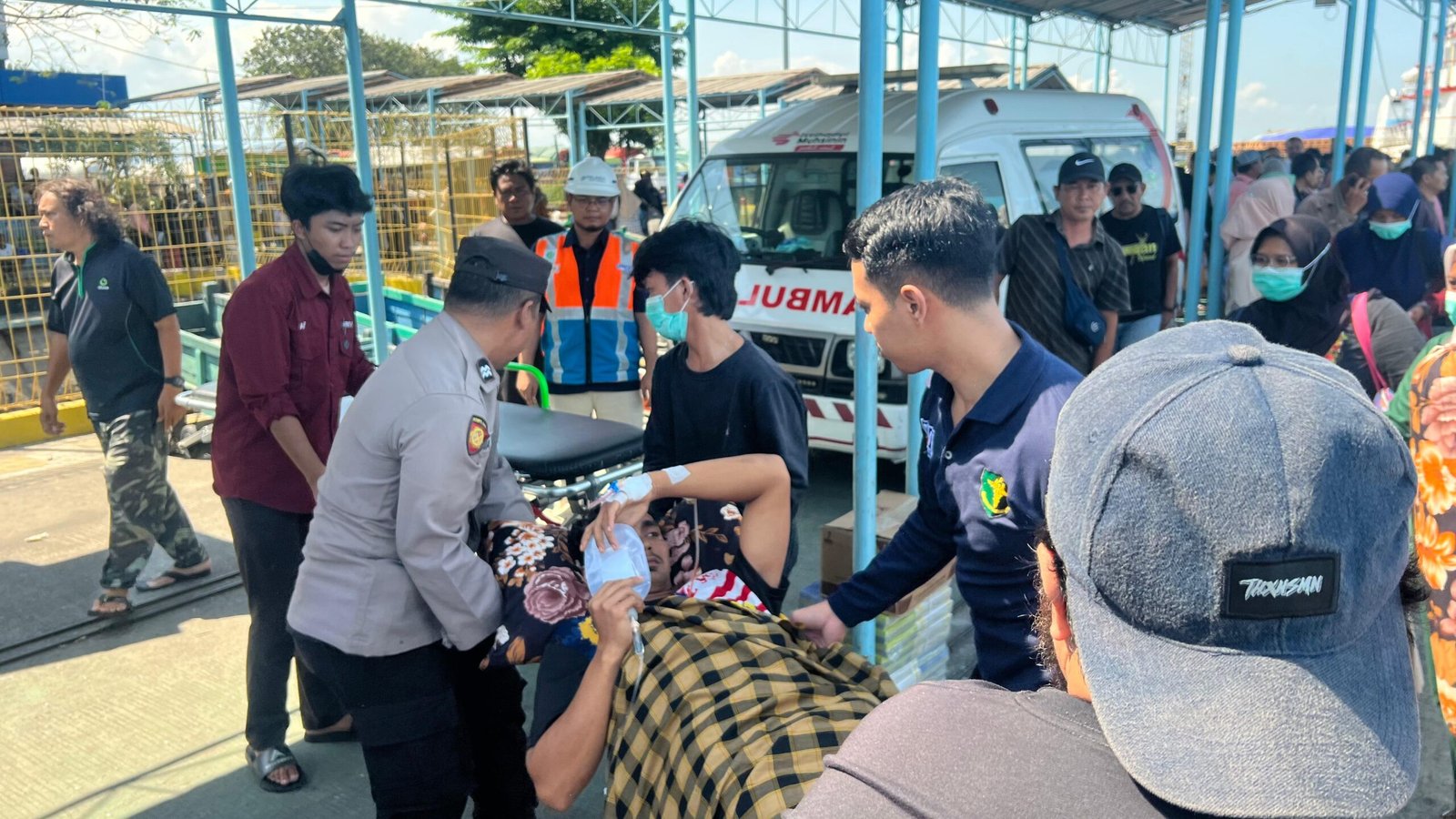 Polres Gresik Beri Layanan Ambulans Gratis untuk Masyarakat Polres Gresik Beri Layanan Ambulans Gratis untuk Masyarakat