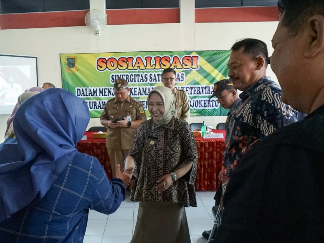 Satlinmas Jadi Garda Deteksi Dini, Wali Kota Ajak Warga Jaga Kondusivitas Kota Satlinmas Jadi Garda Deteksi Dini, Wali Kota Ajak Warga Jaga Kondusivitas Kota