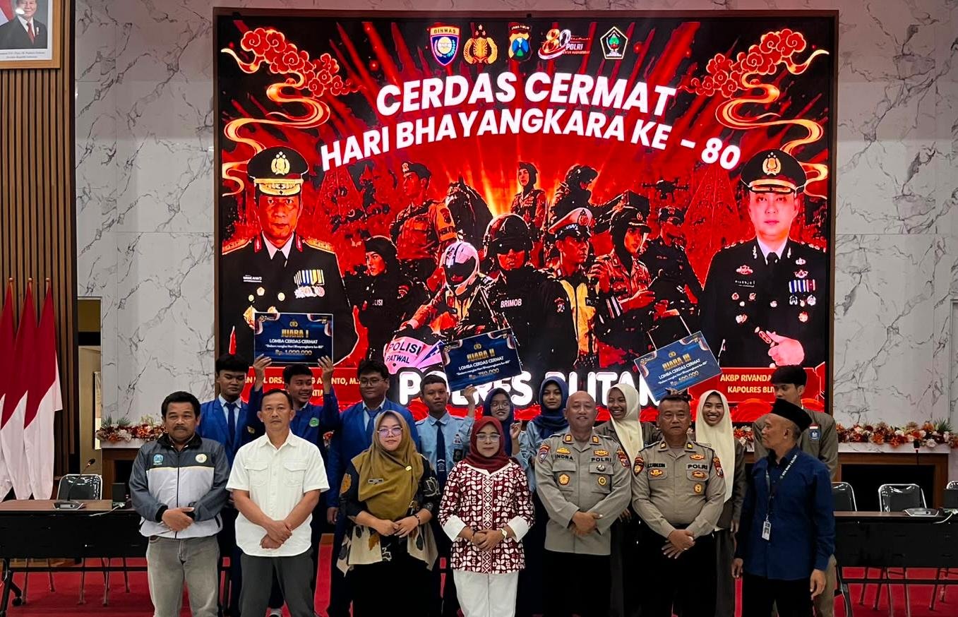 Peduli Pendidikan, Polres Blitar Gelar Lomba Cerdas Cermat Pelajar Sambut Bhayangkara ke-80 Peduli Pendidikan, Polres Blitar Gelar Lomba Cerdas Cermat Pelajar Sambut Bhayangkara ke-80