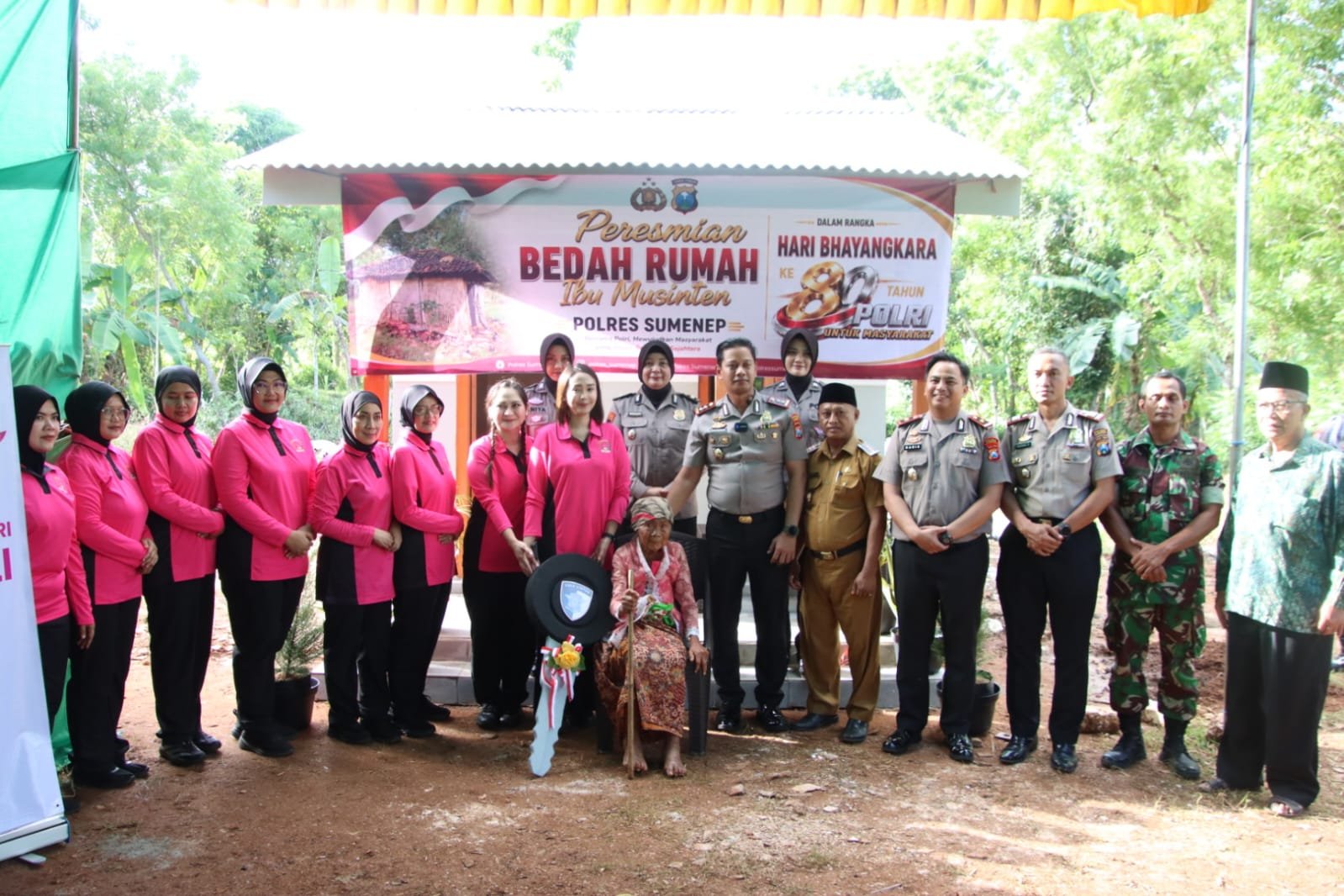 Polres Sumenep Resmikan Bedah Rumah Warga Tak Layak Huni, Wujud Kepedulian Polri di Hari Bhayangkara Ke-80 Polres Sumenep Resmikan Bedah Rumah Warga Tak Layak Huni, Wujud Kepedulian Polri di Hari Bhayangkara Ke-80