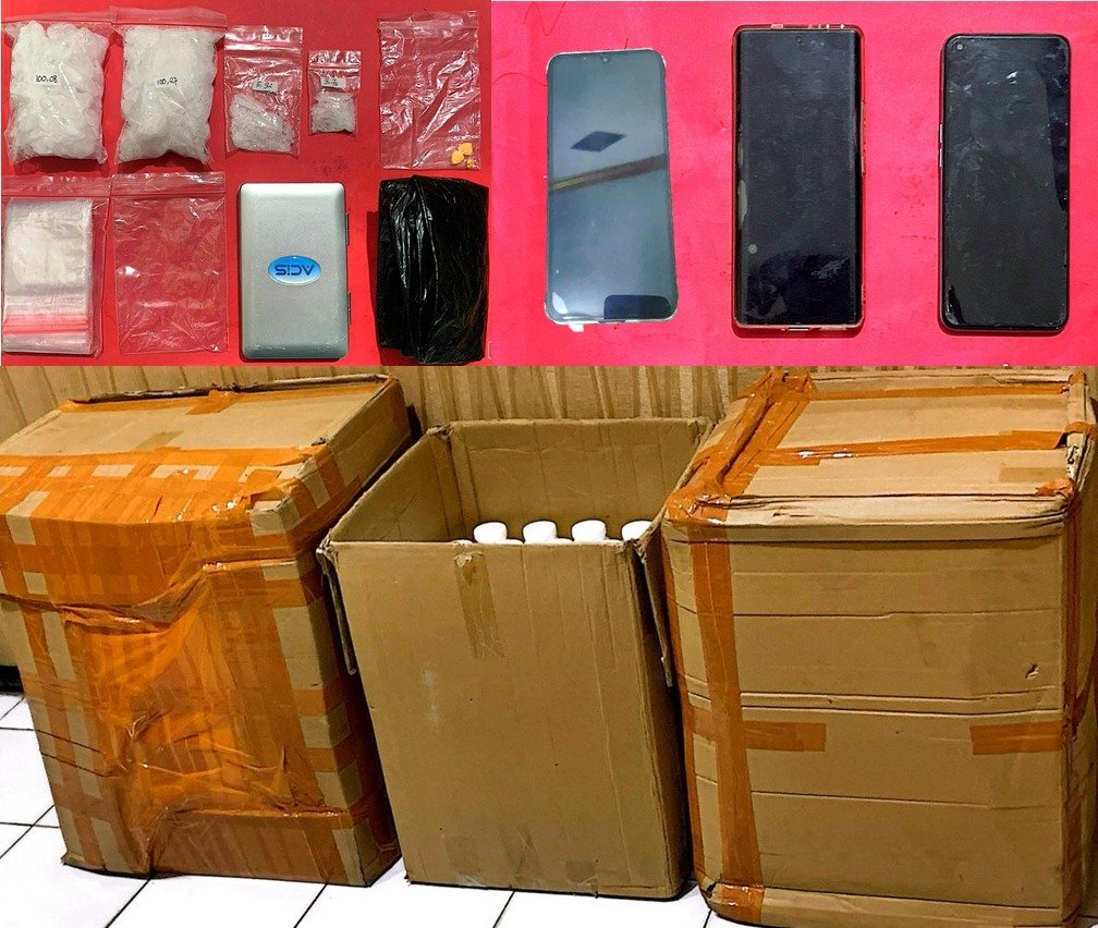 Polres Nganjuk Amankan Dua Tersangka Pengedar Narkoba Lintas Daerah dan 210,03 gram Sabu Polres Nganjuk Amankan Dua Tersangka Pengedar Narkoba Lintas Daerah dan 210,03 gram Sabu