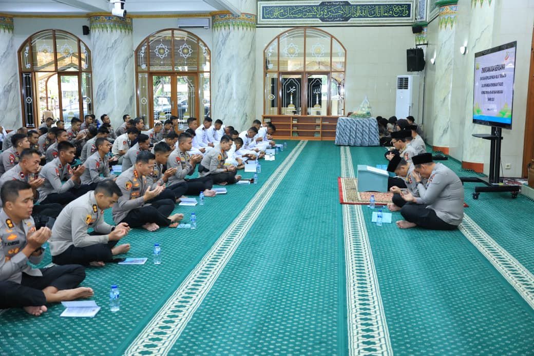 Polri Gelar Dzikir Dan Doa Bersama Sambut Hari Bhayangkara Ke-80 Polri Gelar Dzikir Dan Doa Bersama Sambut Hari Bhayangkara Ke-80
