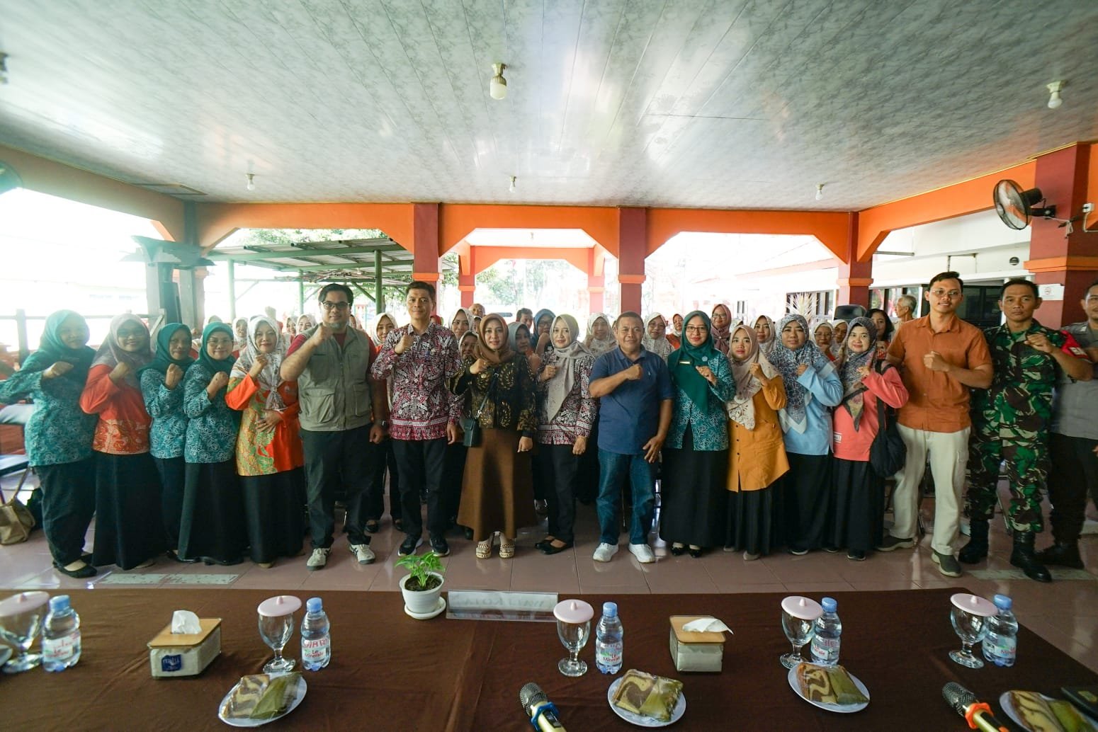 Wali Kota Mojokerto Ajak Warga Surodinawan Terapkan Gaya Hidup Sehat untuk Cegah Penyakit Tidak Menular Wali Kota Mojokerto Ajak Warga Surodinawan Terapkan Gaya Hidup Sehat untuk Cegah Penyakit Tidak Menular