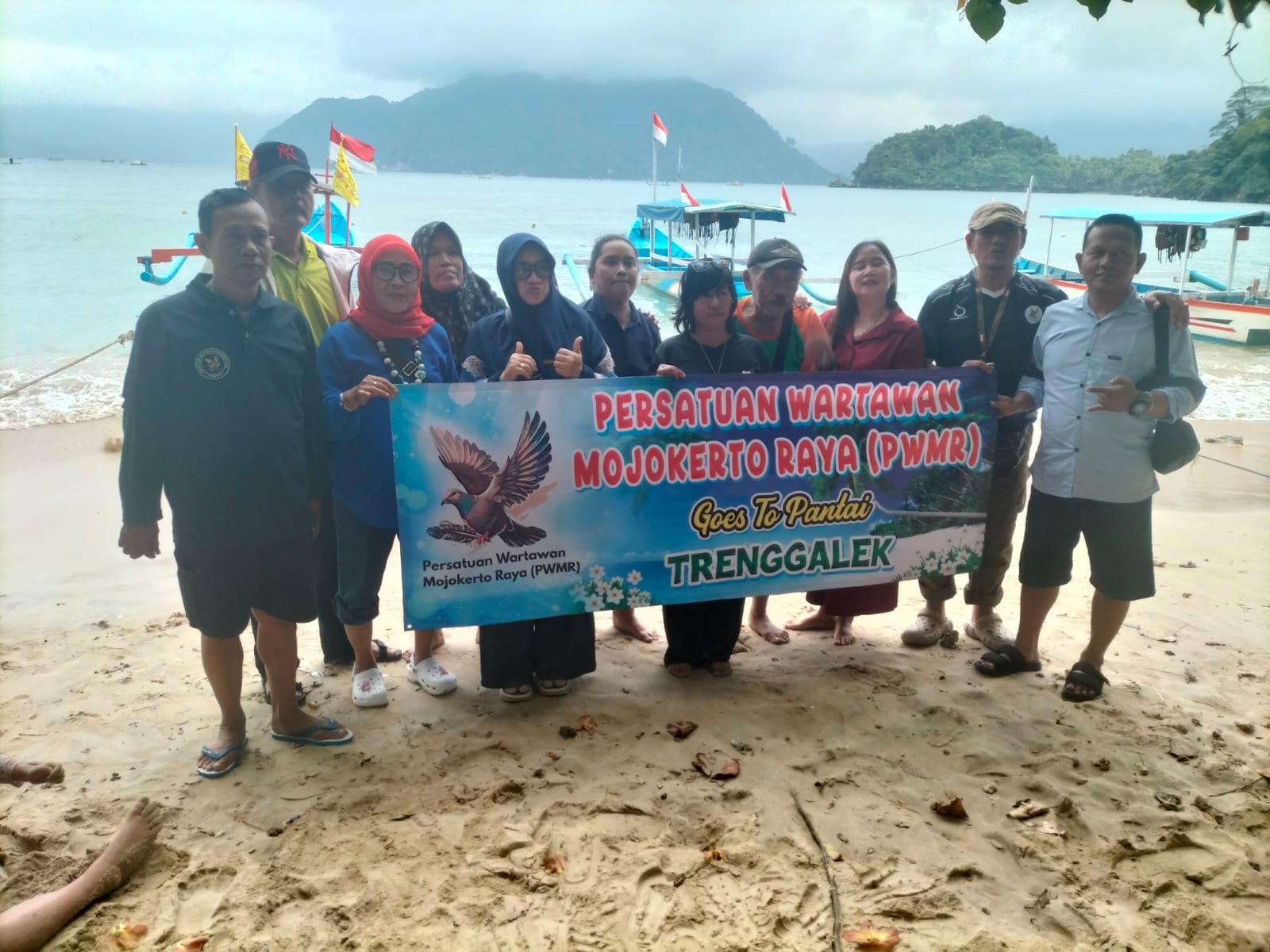 PWMR Sukses Menggelar Kegiatan Perdana Bertajuk “Goes To Pantai” di Kabupaten Trenggalek. PWMR Sukses Menggelar Kegiatan Perdana Bertajuk “Goes To Pantai” di Kabupaten Trenggalek.