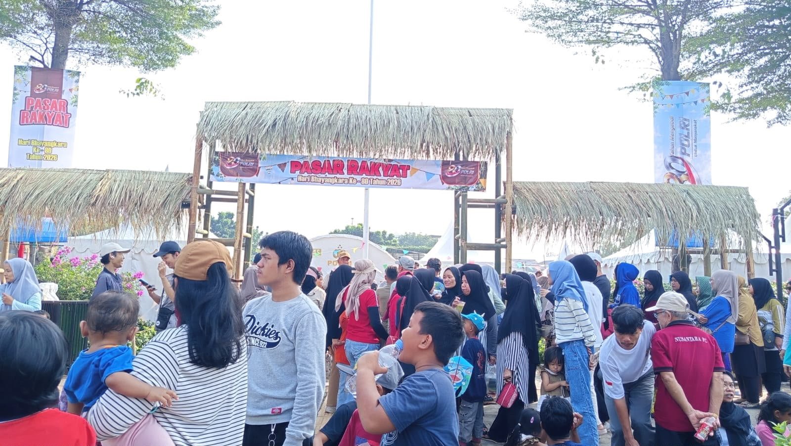 Polri Gelar Pasar Rakyat dan Bazar UMKM Serentak di Lima Wilayah, Semarakkan Hari Bhayangkara ke-80 Polri Gelar Pasar Rakyat dan Bazar UMKM Serentak di Lima Wilayah, Semarakkan Hari Bhayangkara ke-80