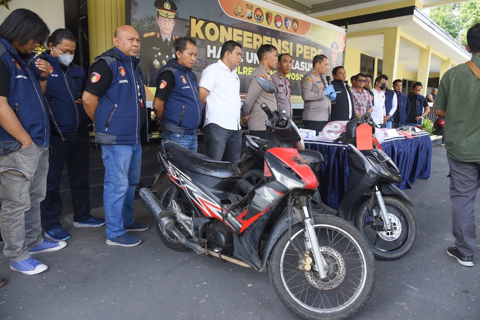 Polres Bondowoso Amankan DPO Kasus Curanmor di Tol Kalikangkung Jawa Tengah Polres Bondowoso Amankan DPO Kasus Curanmor di Tol Kalikangkung Jawa Tengah