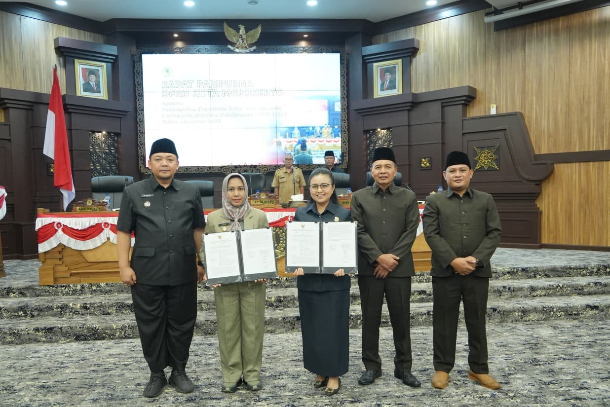 Pemkot Mojokerto dan DPRD Sepakati Raperda Pertanggungjawaban APBD 2025 Pemkot Mojokerto dan DPRD Sepakati Raperda Pertanggungjawaban APBD 2025