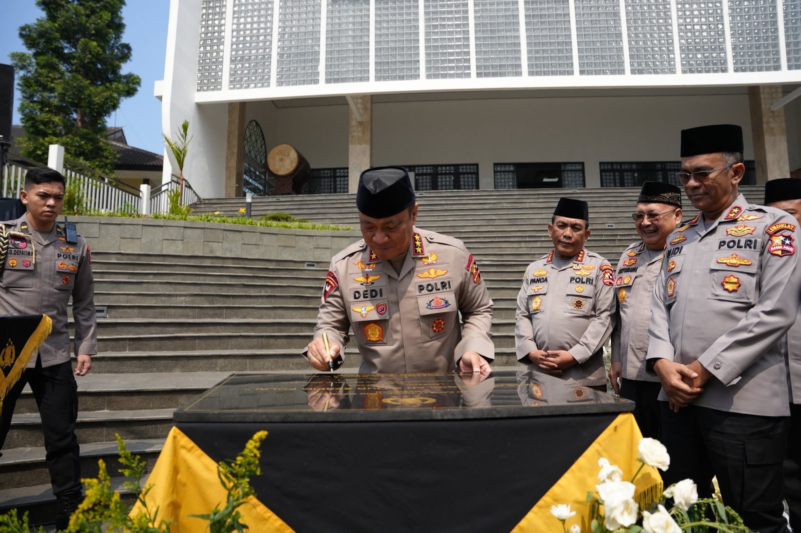 Masjid Panggilan Sujud Direvitalisasi, Wakapolri: Bangun Karakter, Bangun Peradaban Masjid Panggilan Sujud Direvitalisasi, Wakapolri: Bangun Karakter, Bangun Peradaban