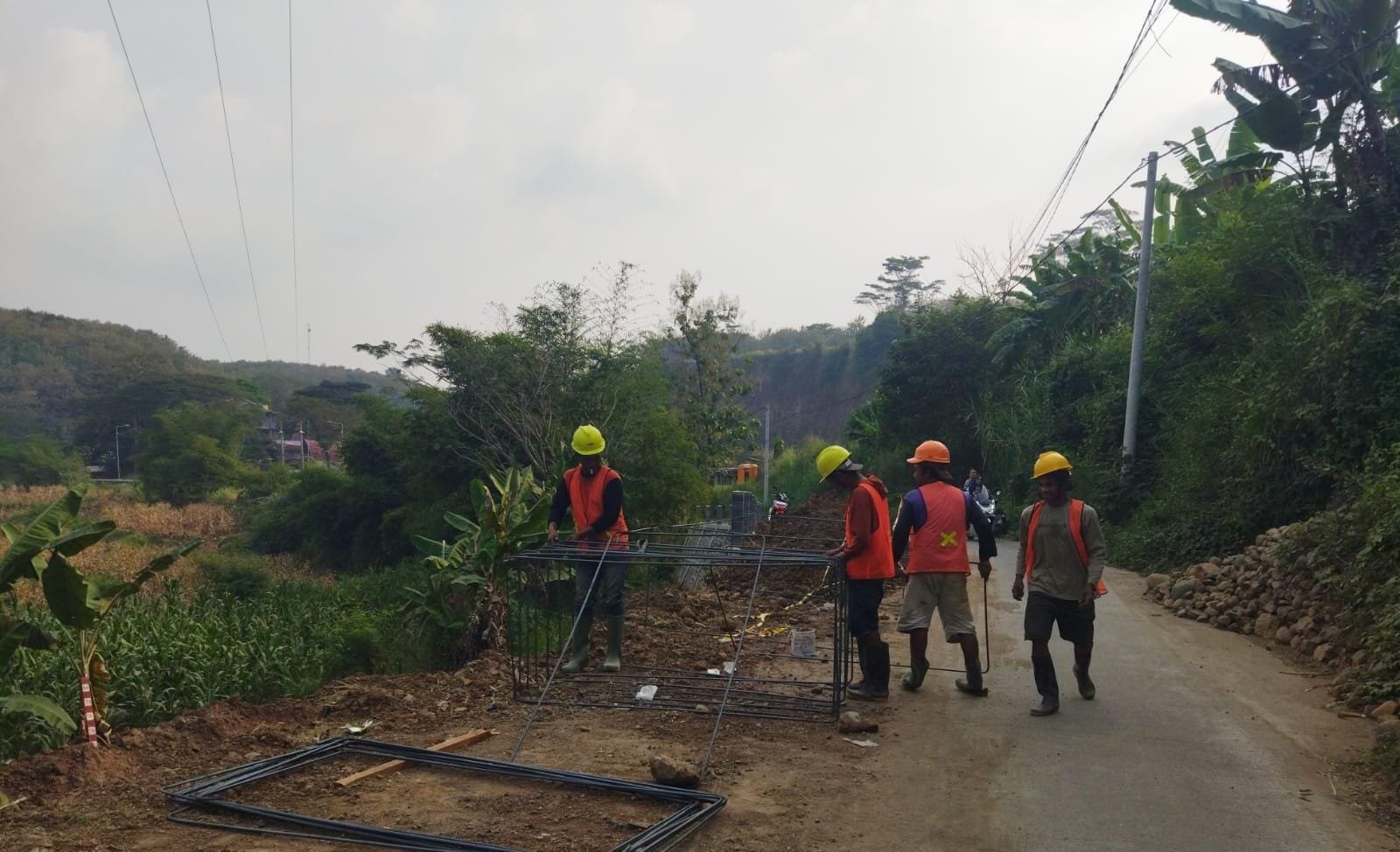 Perkuat Jalan dari Longsor, Pemkab Mojokerto Bangun TPT di Ruas Sumberjati–Baureno Perkuat Jalan dari Longsor, Pemkab Mojokerto Bangun TPT di Ruas Sumberjati–Baureno