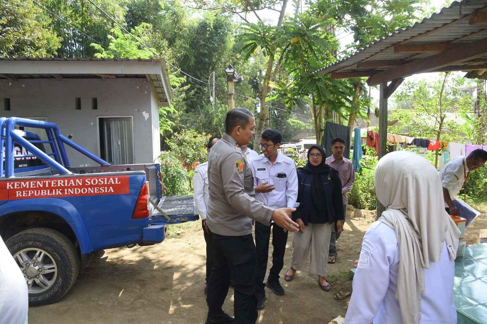 Empati Tanpa Batas, Polres Bondowoso Bantu Keluarga Bayi Kembar yang Kehilangan Ibu Empati Tanpa Batas, Polres Bondowoso Bantu Keluarga Bayi Kembar yang Kehilangan Ibu