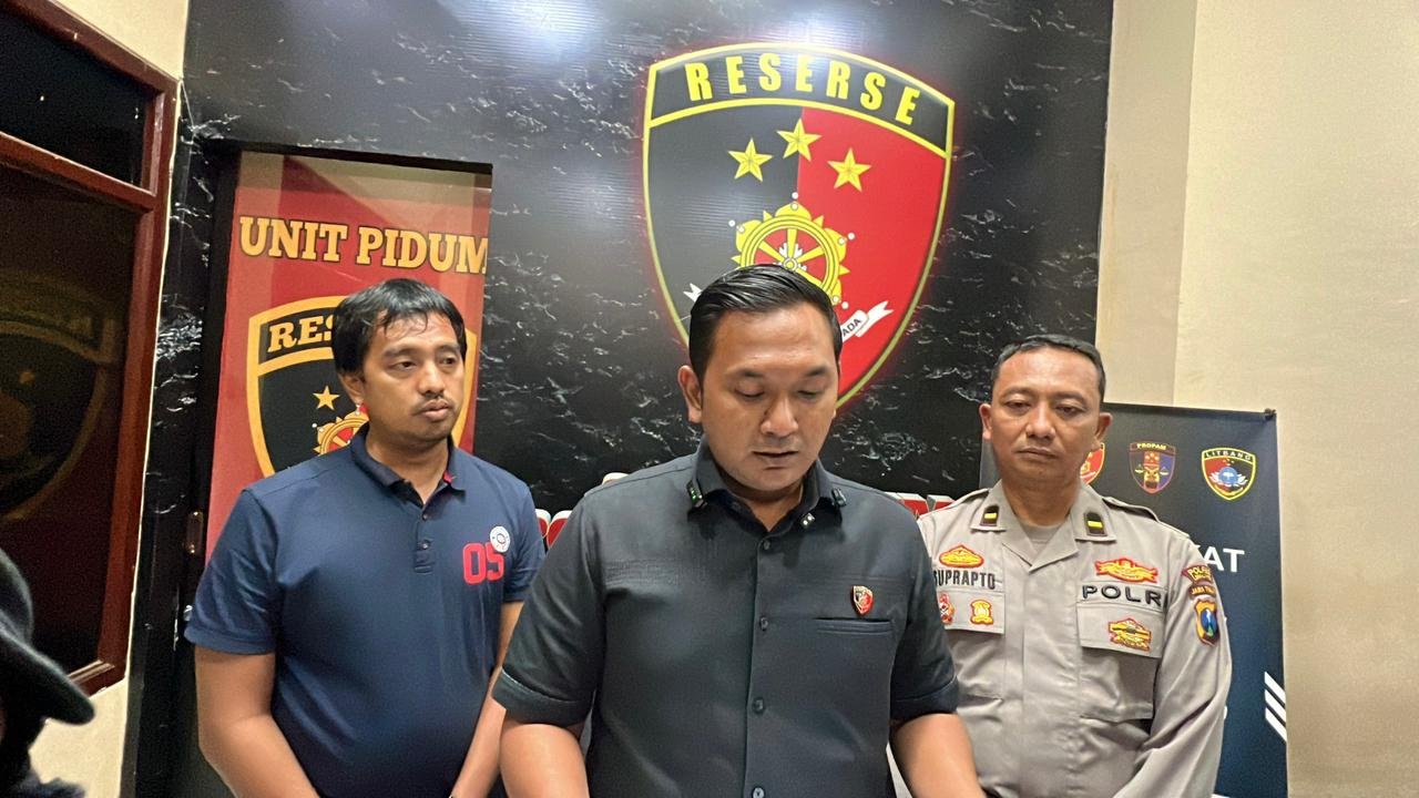 Polres Lumajang Amankan Tiga Tersangka Pencuri Sapi Polres Lumajang Amankan Tiga Tersangka Pencuri Sapi