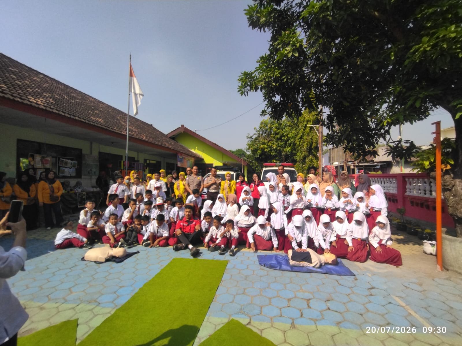 MPLS Ramah Tahun Ajaran 2026/2027 SDN Ngrowo 1 Hadirkan Polsek ,Polres dan PMI, Kenalkan Keselamatan Sejak Dini MPLS Ramah Tahun Ajaran 2026/2027 SDN Ngrowo 1 Hadirkan Polsek ,Polres dan PMI, Kenalkan Keselamatan Sejak Dini