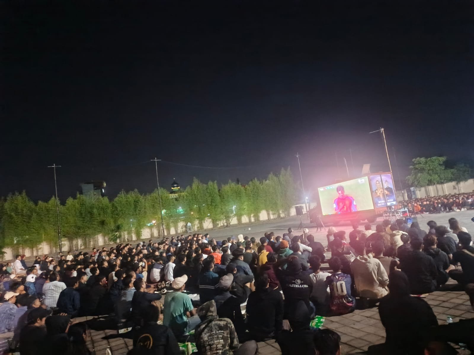 Antusiasme Warga Warnai Nobar Final Piala Dunia 2026, UMKM Lokal Turut Rasakan Dampak Positif Antusiasme Warga Warnai Nobar Final Piala Dunia 2026, UMKM Lokal Turut Rasakan Dampak Positif