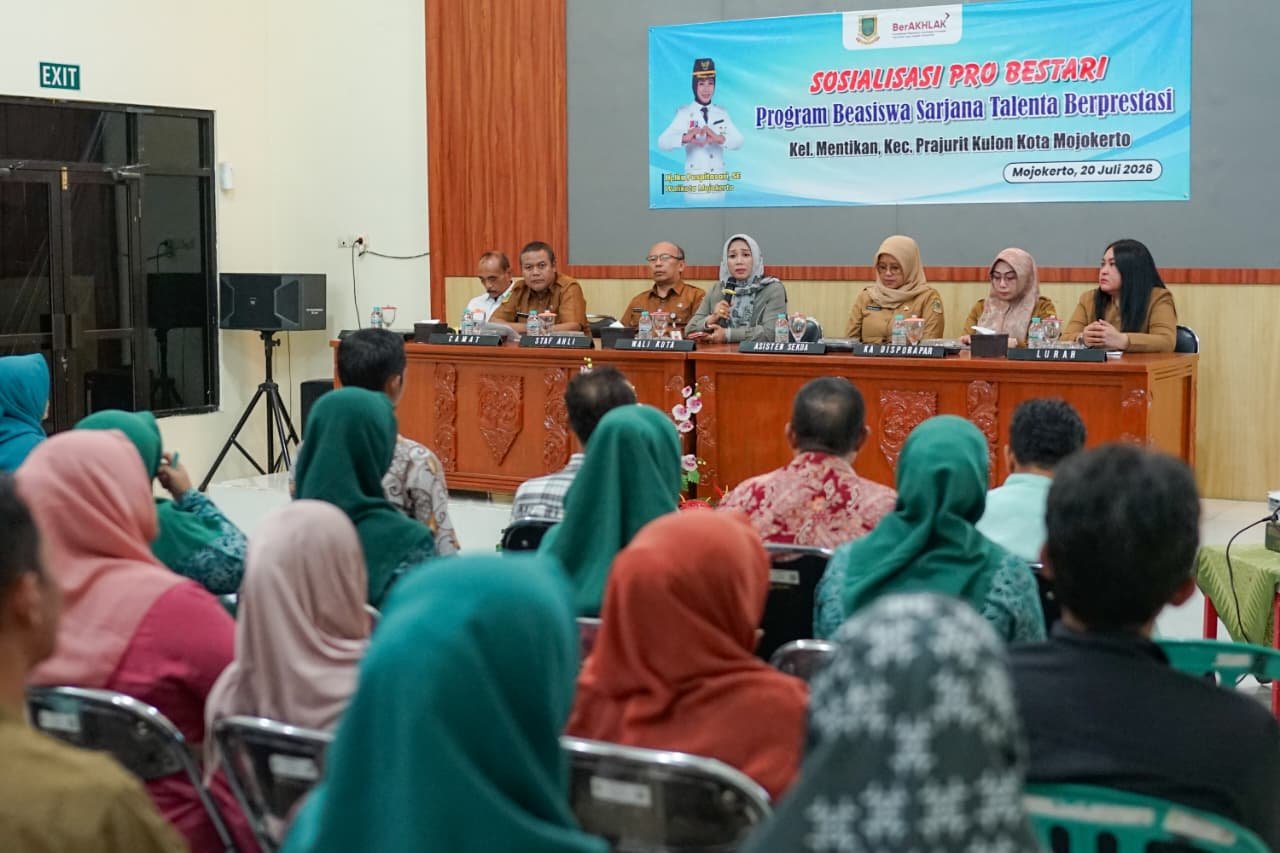 Ning Ita Turun Langsung ke Tiga Kelurahan: Pastikan Informasi Beasiswa Sarjana Menjangkau Seluruh Warga Mojokerto Ning Ita Turun Langsung ke Tiga Kelurahan: Pastikan Informasi Beasiswa Sarjana Menjangkau Seluruh Warga Mojokerto
