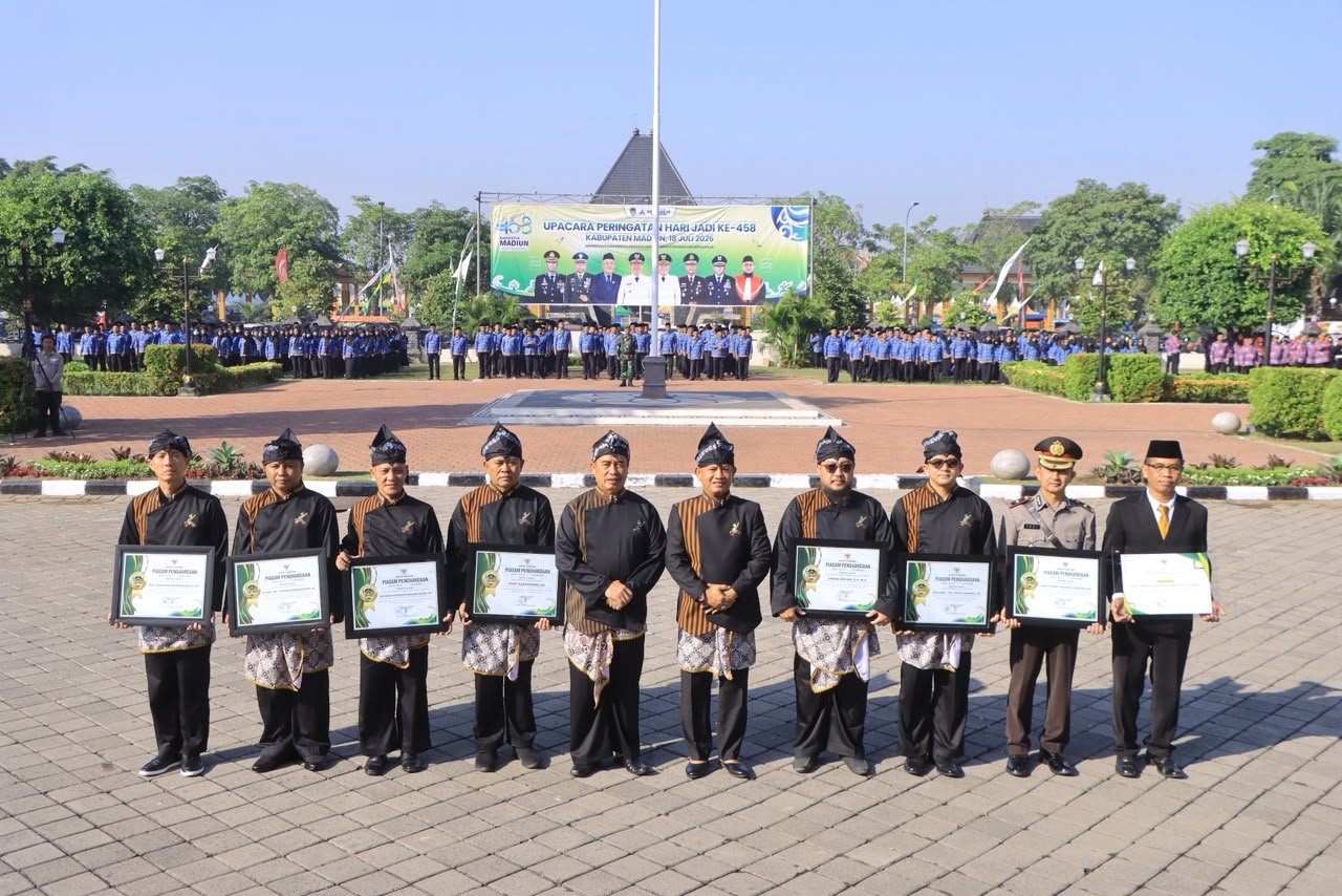 Dinilai Berdedikasi Jaga Kondusivitas, Polres Madiun Raih Penghargaan dari Bupati Dinilai Berdedikasi Jaga Kondusivitas, Polres Madiun Raih Penghargaan dari Bupati