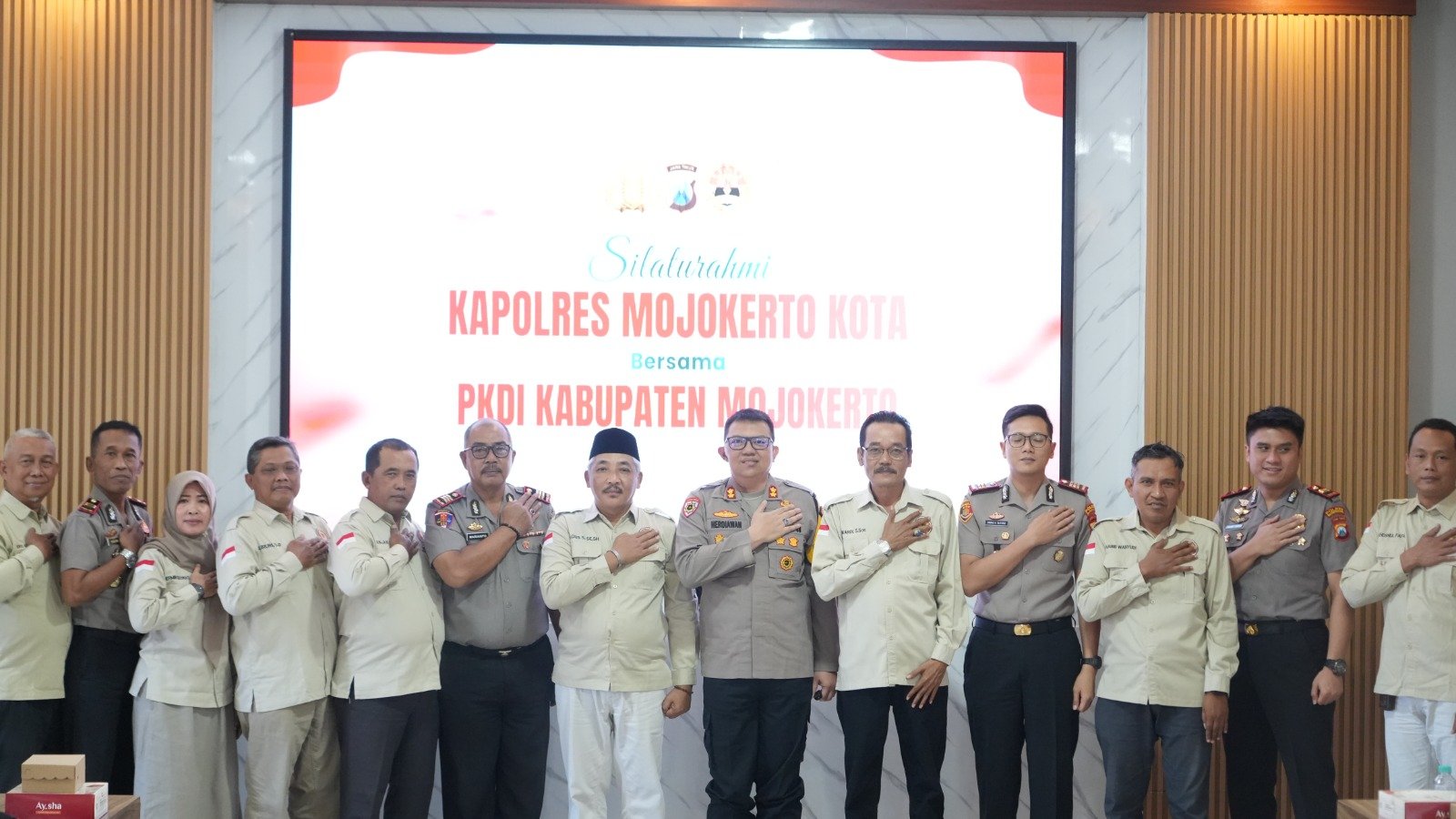Sinergi Polisi dan Kepala Desa, Kapolres Mojokerto Kota Perkuat Kolaborasi Bersama PKDI Sinergi Polisi dan Kepala Desa, Kapolres Mojokerto Kota Perkuat Kolaborasi Bersama PKDI