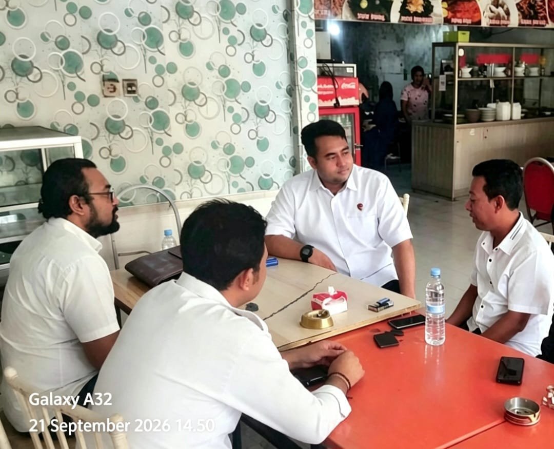 SINERGI SANTAI: SEKDA LIRA KABUPATEN MOJOKERTO NGOPI BERSAMA KASAT RESKRIM, KASAT INTEL BESERTA JAJARAN POLRES MOJOKERTO KOTA SINERGI SANTAI: SEKDA LIRA KABUPATEN MOJOKERTO NGOPI BERSAMA KASAT RESKRIM, KASAT INTEL BESERTA JAJARAN POLRES MOJOKERTO KOTA