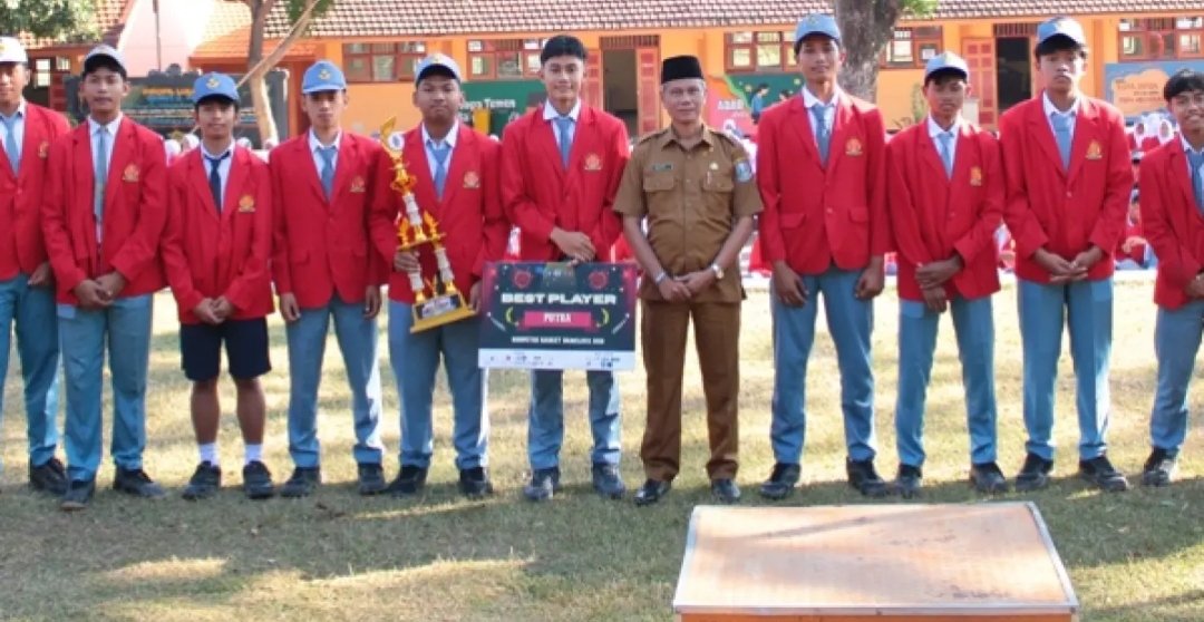 Borong 13 Piala dalam 2 Bulan, SMAN 1 Pacet Mojokerto Buktikan Konsistensi Lahirkan Generasi BERSINAR