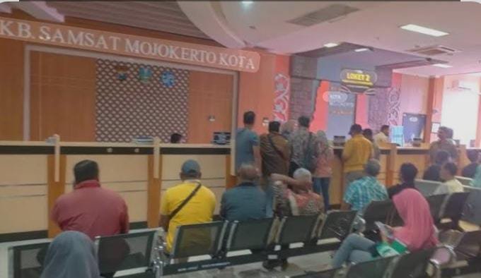 Pelayanan Samsat Mojokerto Kota Dinilai Cepat dan Responsif, Warga Apresiasi Kemudahan Administrasi Kendaraan