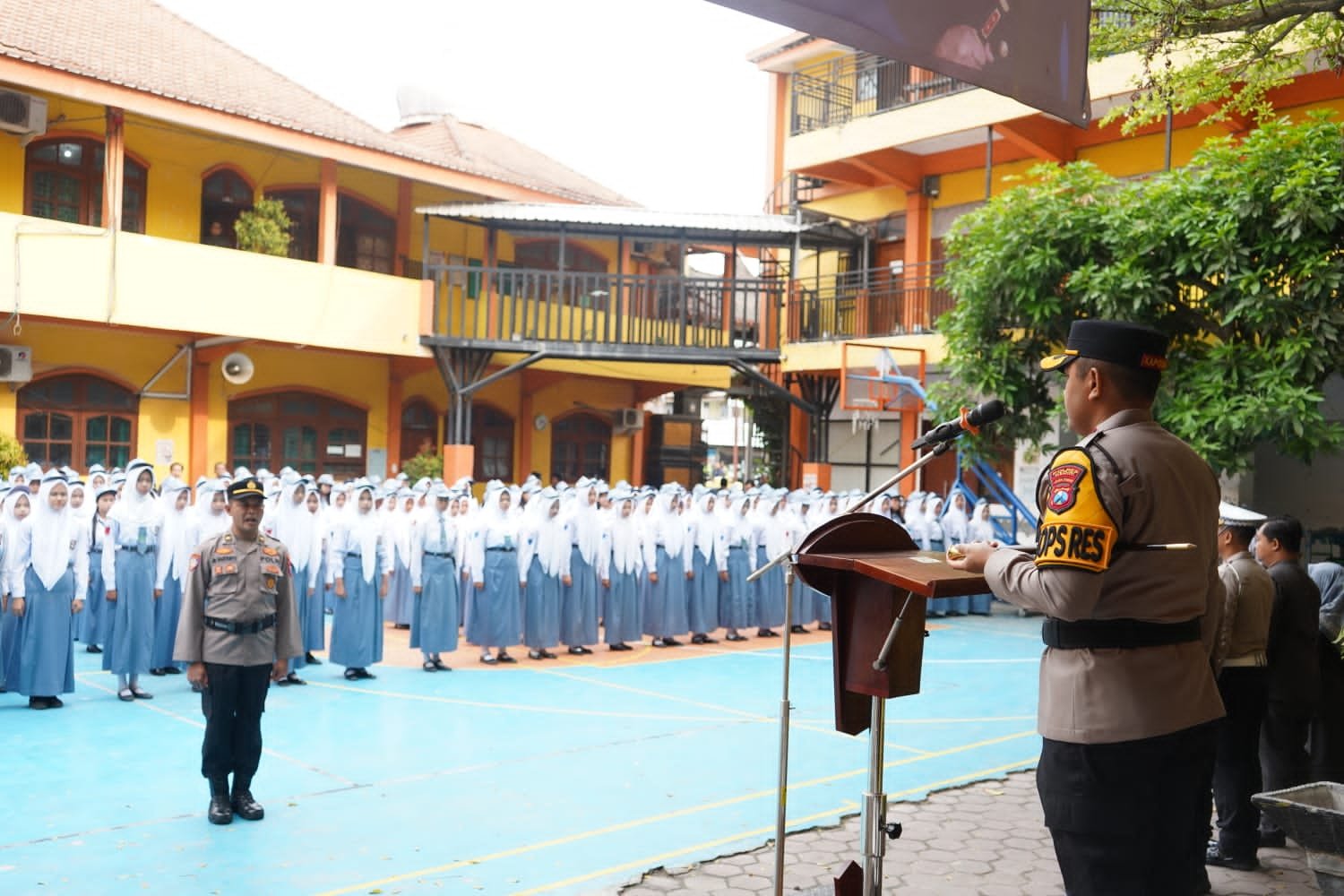 POLINDIK : Polres Kediri Perkuat Pendidikan Karakter Pelajar Cegah Hoaks dan Kenakalan Remaja POLINDIK : Polres Kediri Perkuat Pendidikan Karakter Pelajar Cegah Hoaks dan Kenakalan Remaja