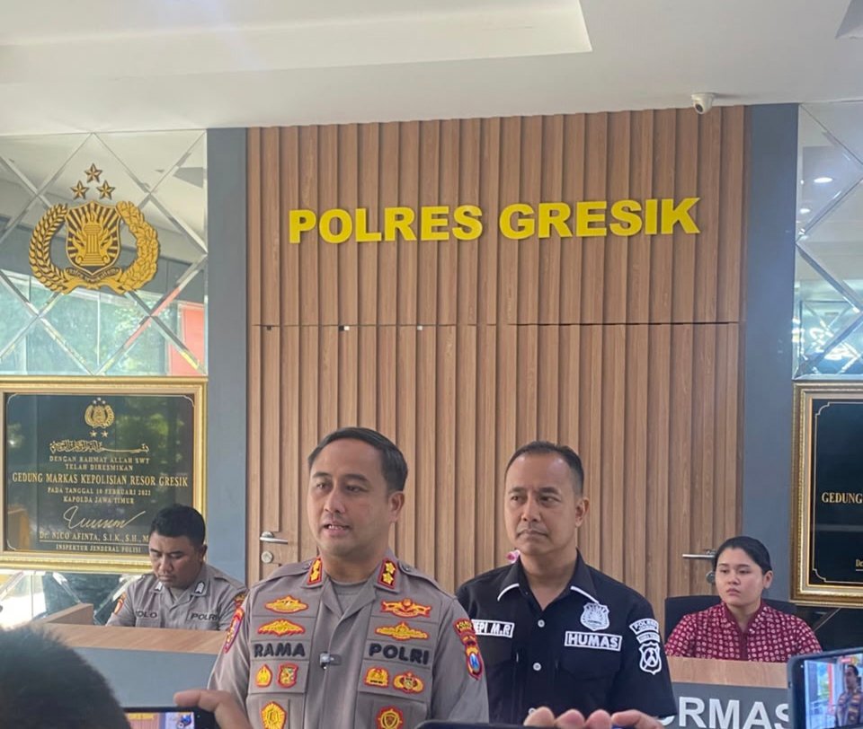 Kapolres Gresik Turun Tangan Respons Isak Tangis Warga Korban Pemerasan DC Pinjol
